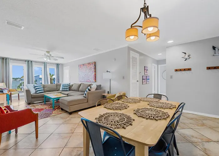 Sea Oats With And Bay Access Holiday home *
