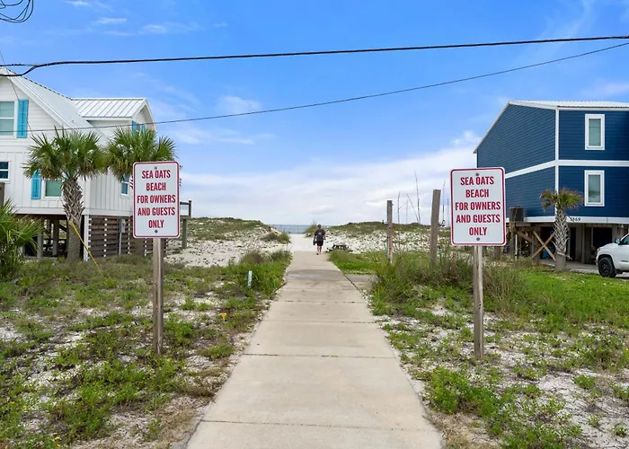 Sea Oats With And Bay Access Holiday home *