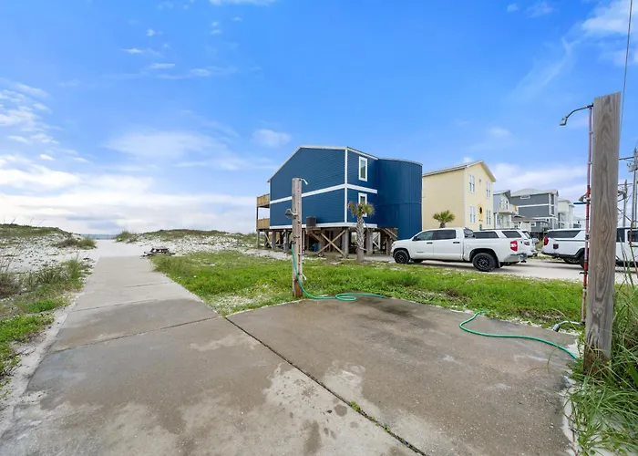 Sea Oats With And Bay Access *